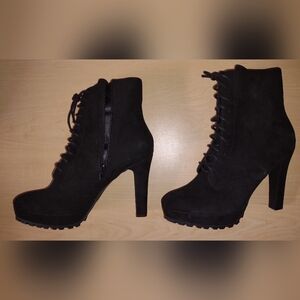 DELIA LACE UP BOOTIE